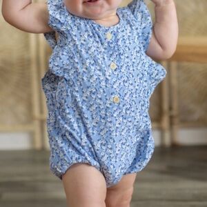 NWT Vignette Megan Bubble Romper Blue and White Floral